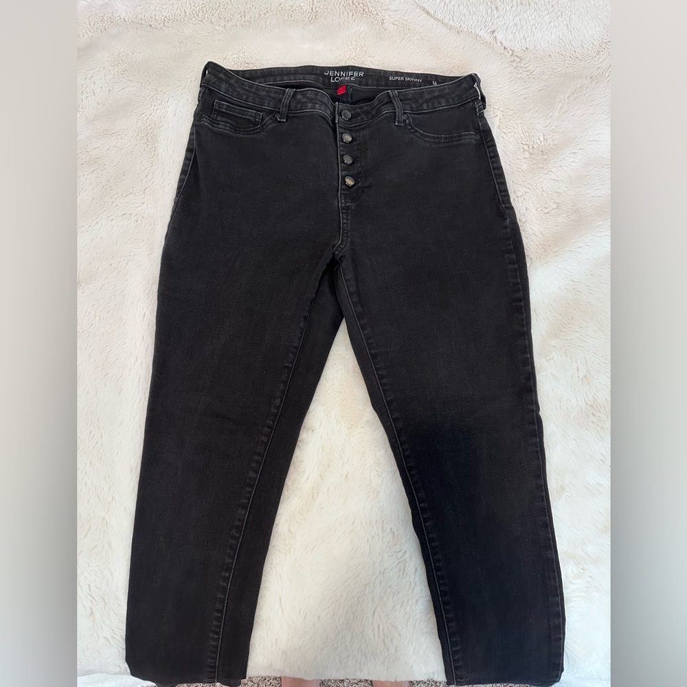 Super Flattering Skinny Black Jeggings